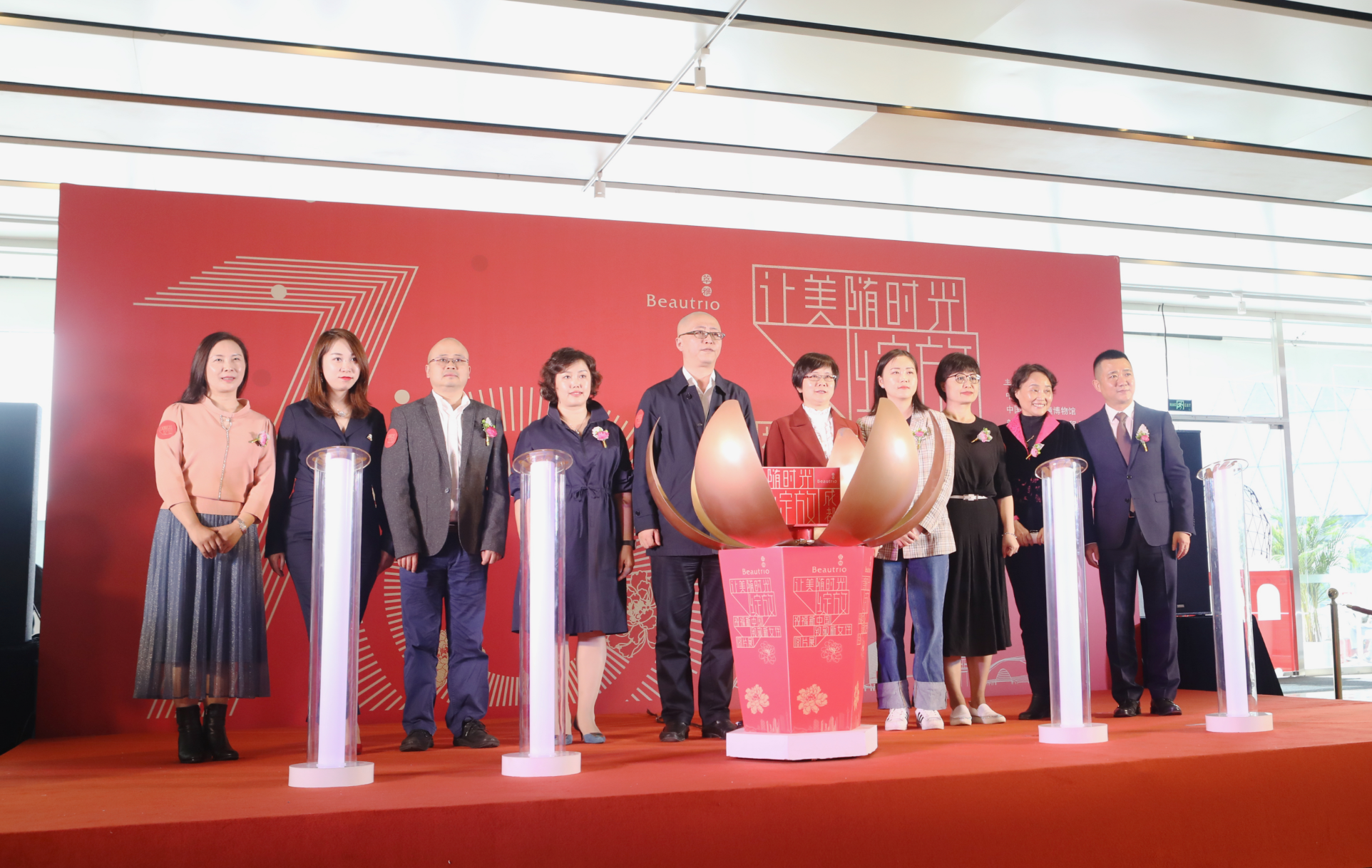 《让美随时光绽放——祝福新中国，致敬新女性》图片展在蓉启动